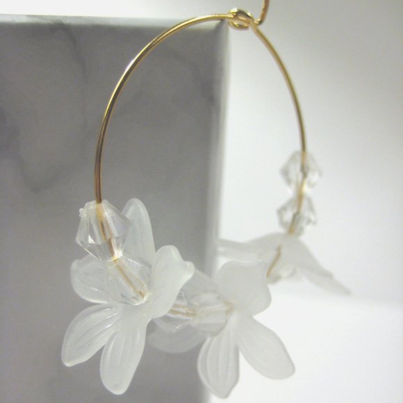 5 for $30 💕 Dew Lily Hoop Earring - Picture 3 of 5